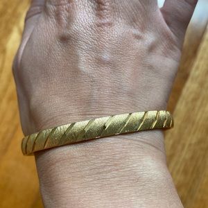 Gold tone bracelet